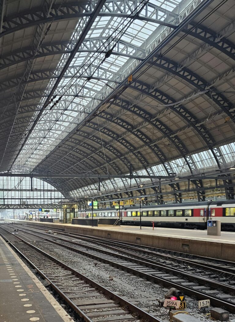 Trein amsterdam parijs: reistijd en tickets uitgelegd