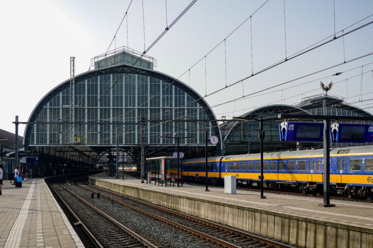 Trein Amsterdam: reistijd, tickets en tips vooraf