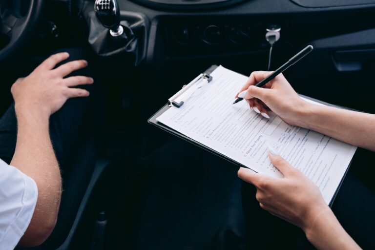 Auto zakelijk verzekeren: wanneer is het slim?